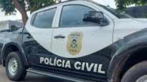 Homem é preso suspeito de arrastar e estuprar jovem em residência abandonada em Combinado