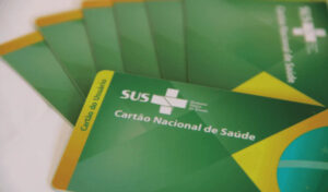 Cartão do SUS passa a usar CPF como identificador e cadastros antigos serão atualizados