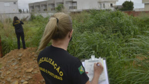 Prefeitura de Palmas notifica proprietários de imóveis e terrenos por descumprimento de regras