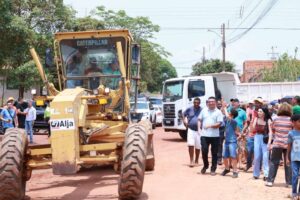Comunidade da Baixada do Aureny III comemora início das obras de asfalto após anos de promessas