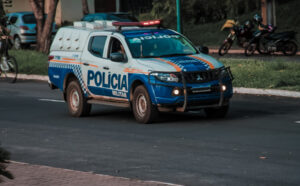 Briga entre irmãos após recusa de drogas termina com mulher ferida e homem preso em Ipueiras