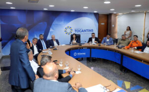 Servidores e governo retomam conversa sobre PEC do Teto e formam grupo para buscar consenso