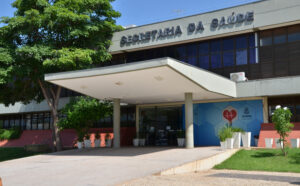 Governo abre contratação temporária para médicos especialistas com salários de até R$ 22,5 mil; saiba os requisitos
