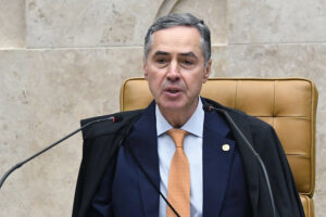 Ministro Luís Roberto Barroso anuncia aposentadoria do STF após 12 anos na Corte