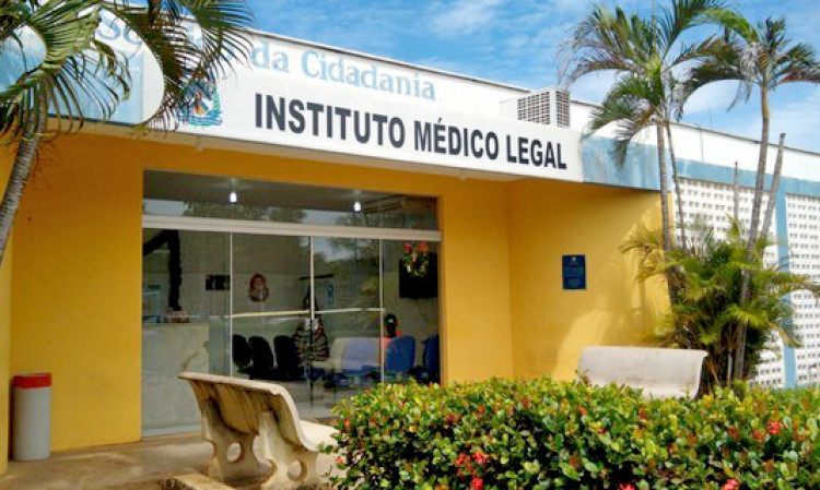 Mulher é achada morta em varanda no sul do TO e polícia suspeita do companheiro, que já foi preso por estupro