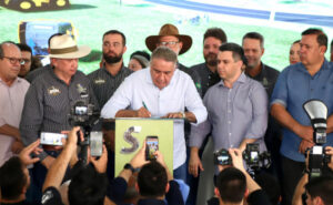 Laurez Moreira autoriza obras e projetos de duplicação da TO-222 em dois trechos que somam mais de 30 quilômetros