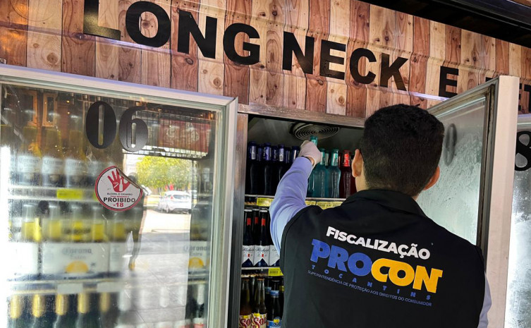 Operação do Procon apreende 1,4 mil produtos vencidos em lojas e distribuidoras de bebidas no Tocantins