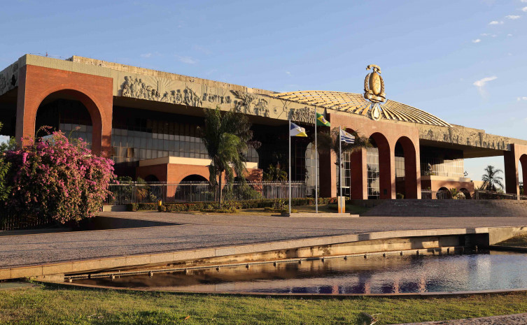 Estado decreta emergência financeira na Saúde diante de dívidas e risco de paralisação de serviços