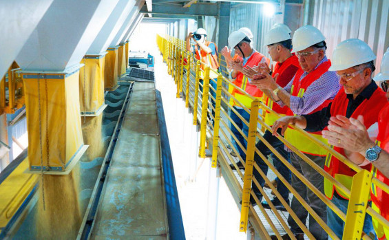 Laurez Moreira e ministro Renan Filho visitam terminal rodoferroviário e anunciam avanços em obras que fortalecem a logística do Tocantins