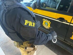 Homem com mandado por tráfico é preso em Araguaína após apresentar documento falso e tentar fugir da polícia