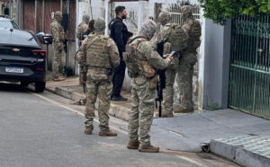 Operação no Mato Grosso mira grupo acusado de golpes que desviaram R$ 250 mil de moradora de Palmas