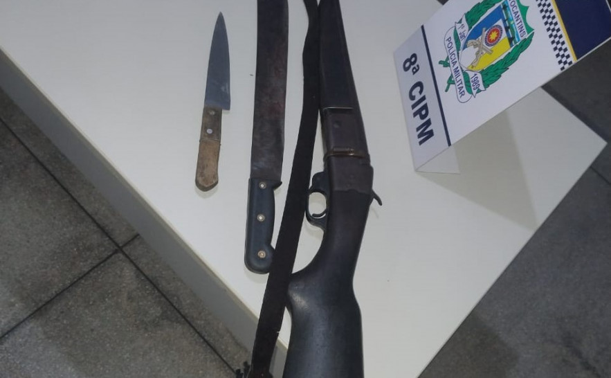 Homem é preso após ferir duas pessoas com facão e ameaçar morador com arma de fogo no interior do Estado