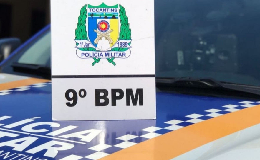 Homem furta celular, é cercado por populares e acaba detido após ameaçar pessoas com arma branca