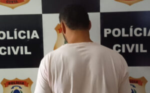 Homem ameaça matar ex, incendeia a casa dela e é preso; outro agressor também tem prisão decretada na mesma cidade