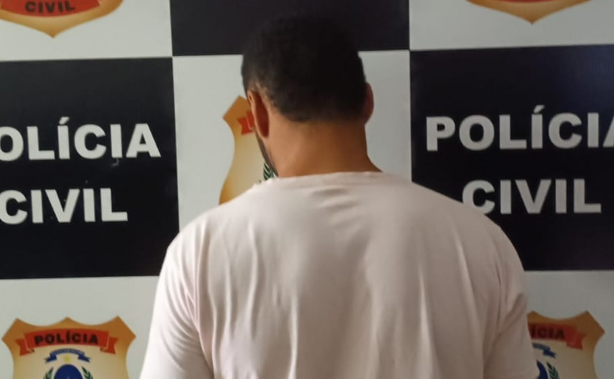 Homem ameaça matar ex, incendeia a casa dela e é preso; outro agressor também tem prisão decretada na mesma cidade