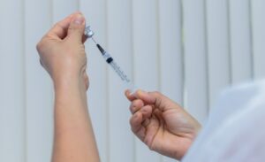 Palmas começa a vacinar gestantes contra o vírus que causa bronquiolite em bebês nesta segunda-feira, 8