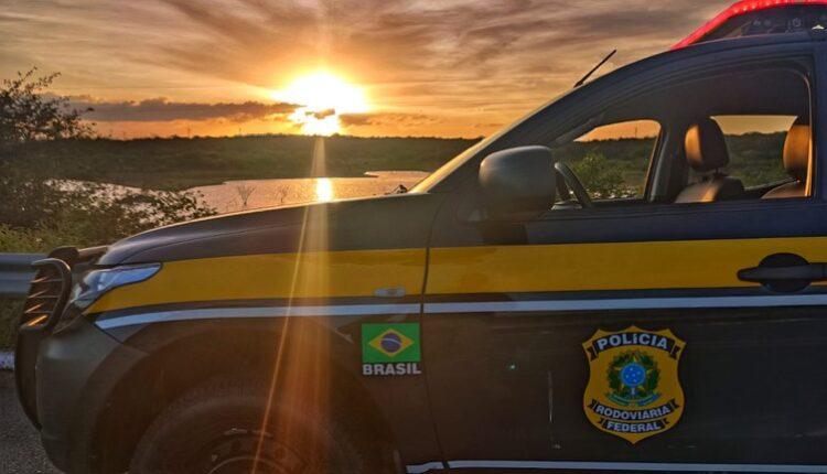 Moto bate de frente com caminhão na BR-153 e deixa duas pessoas mortas no interior do Estado