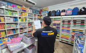 Procon encontra variação de até 348% em preços de material escolar em Palmas e orienta consumidores