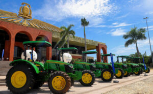Governador Wanderlei Barbosa entrega tratores e investe R$ 1,2 milhão na formação de estudantes das escolas agrícolas