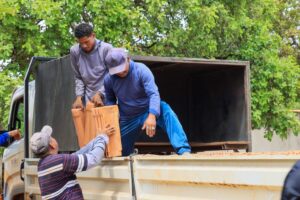 Moradores do Jardim Taquari recebem ajuda da Prefeitura de Palmas após vendaval causar prejuízos em casas