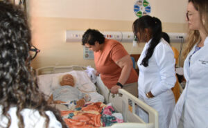 Aos 112 anos, idosa passa por cirurgia no fêmur no HGP e pode se tornar a mais velha do mundo a realizar o procedimento