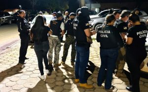 Operação contra o tráfico cumpre 8 mandados, prende 2 suspeitos e apreende drogas no Bico do Papagaio