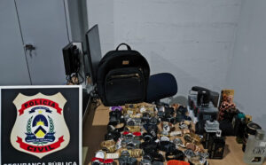 Dupla é presa após invadir loja durante a madrugada e furtar mais de 40 relógios e diversos eletrônicos em Paraíso