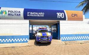 Homem é preso em flagrante após atacar companheira com golpes de facão no interior do TO