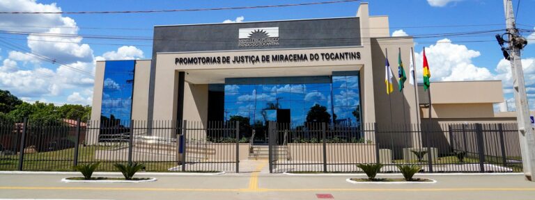 Justiça impede réus foragidos de participar de audiência por vídeo em Miracema para evitar vantagem da fuga