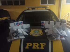 Carga com 64 celulares sem nota fiscal é apreendida em ônibus na BR-153, no trecho de Araguaína