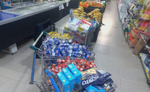 Procon apreende mais de 800 produtos vencidos em supermercado de Palmas após denúncia de clientes