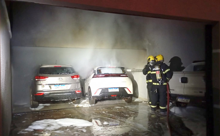 Bombeiros do TO passam por capacitação para incêndios em carros elétricos e estado terá nova norma de segurança