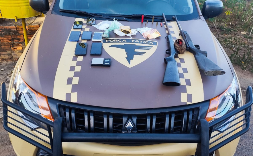 Homem suspeito de tentar matar esposa e sogra a tiros é preso com drogas e armas no interior do TO