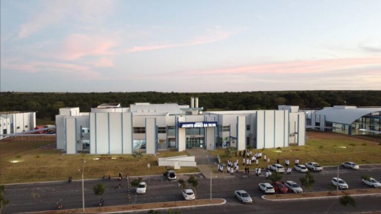 Justiça do TO é acionada após UnirG revalidar mais de mil diplomas de Medicina de forma irregular