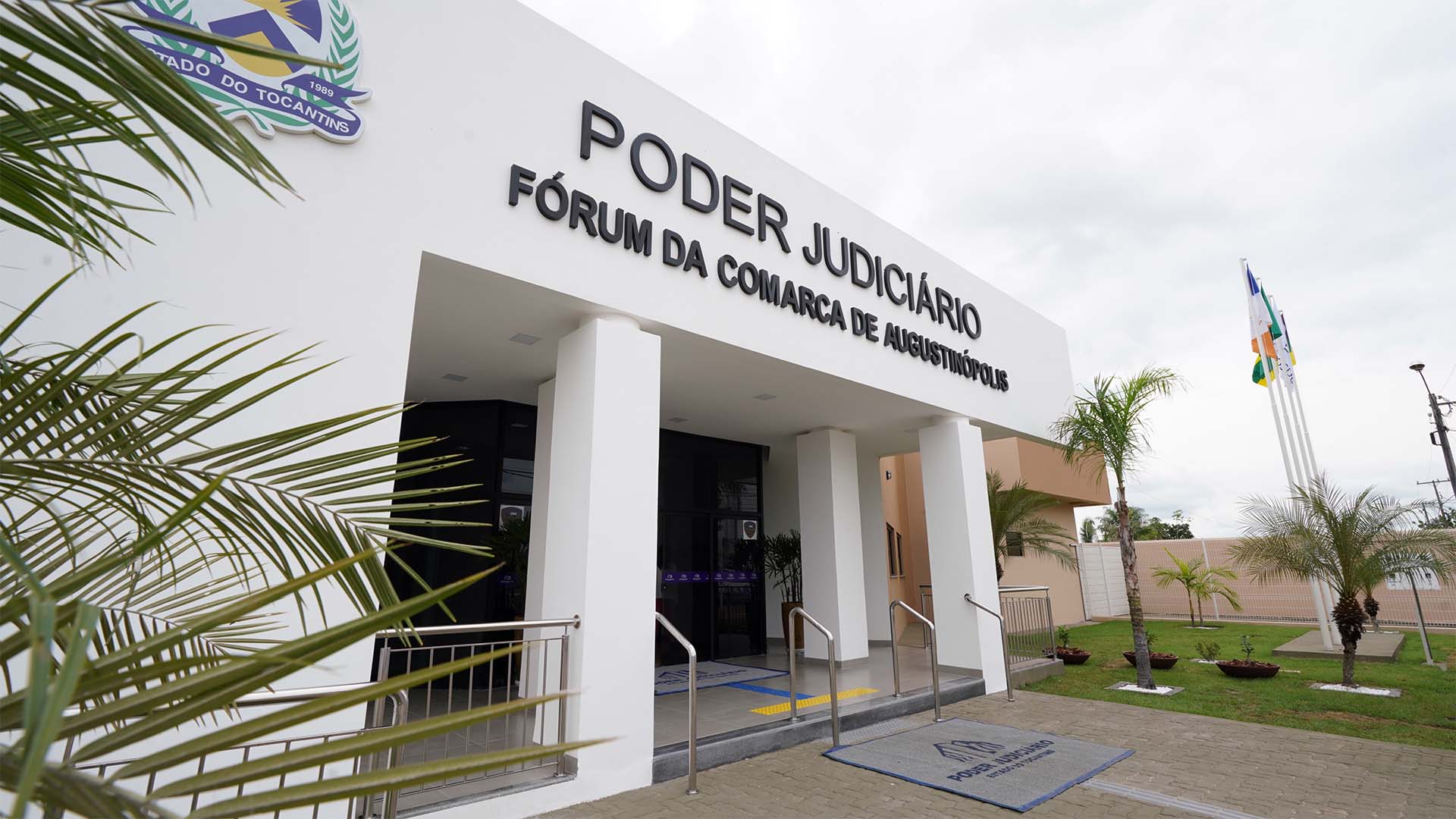 Com vaga imediata, Comarca de Augustinópolis abre seleção para assessor (a) jurídico(a)