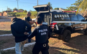Após ter moto apreendida, jovem é preso por ameaçar matar policiais civis com pistola 9mm no TO