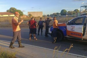Homem finge ser policial, invade casa para roubar morador, mas acaba imobilizado por populares na região sul de Palmas
