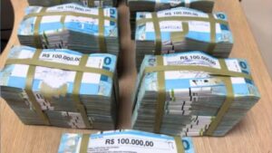 Polícia Federal apreende R$ 900 mil em espécie com deputado estadual em agência bancária de Palmas