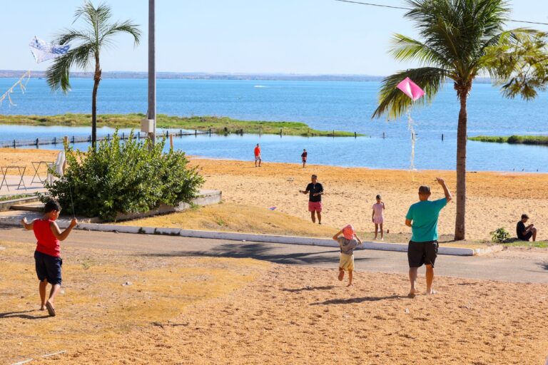 Festival de Pipas na Praia da Graciosa une diversão e orientação para evitar acidentes e interrupções de energia