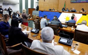 Deputados aprovam benefício que eleva salários de procuradores do TO e amplia cargos no Judiciário