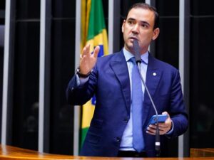 Vicentinho Júnior reage à Overclean e cita decisão do STF que negou buscas contra ele