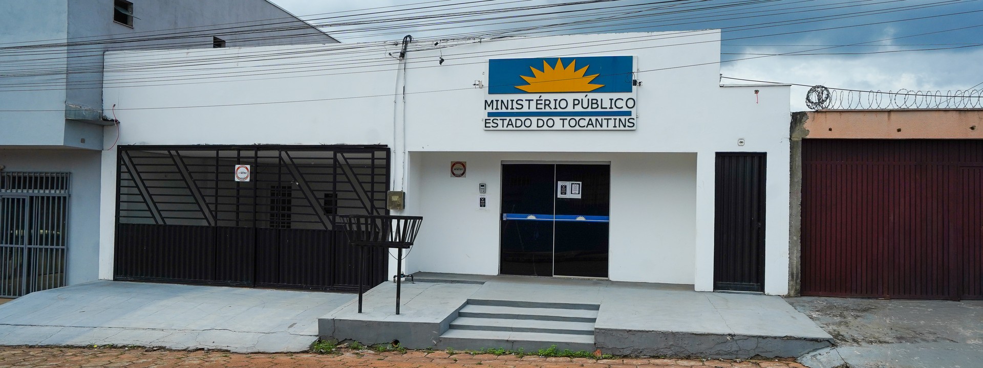 JusTocantins | O seu canal diário de Notícias Justiça determina que Estado reforme delegacia no TO após constatar mofo, infiltrações e fiação elétrica exposta