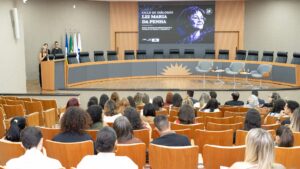 Controle de celular, localização e perseguição digital estão entre novas formas de violência contra mulher, alerta MPTO