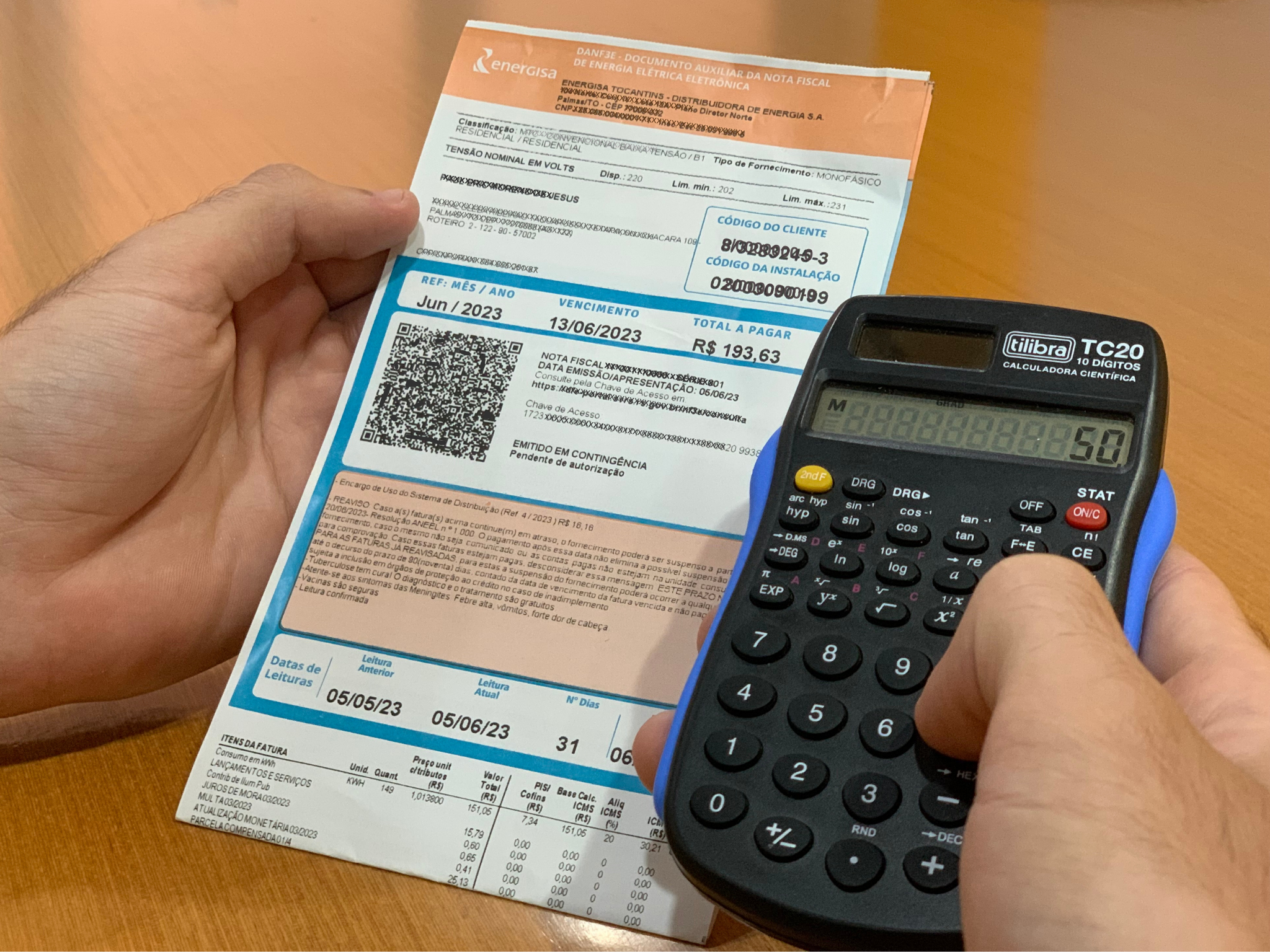 Para onde vai o dinheiro da conta de luz? Veja como R$ 100 são divididos