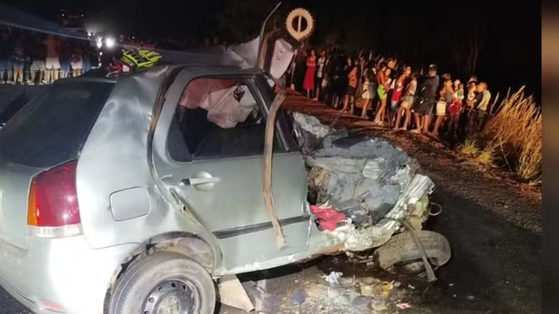 Acidente entre carro e caminhão deixa seis mortos no norte do TO; criança de 8 anos está entre vítimas