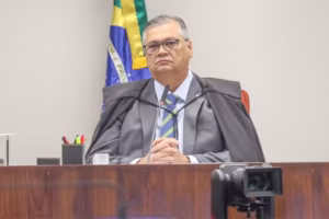 Dino reintegra Andrei Rodrigues ao comando da PF um dia após afastamento por Mendonça