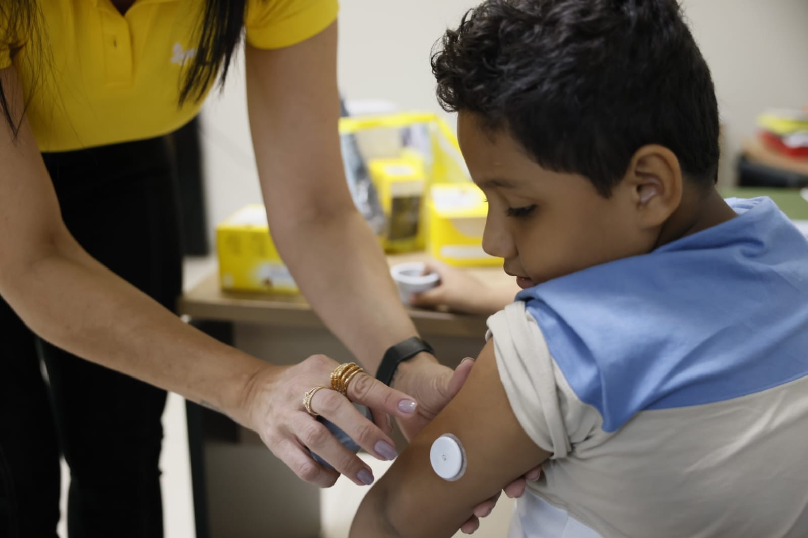 Crianças e adolescentes com diabetes passam a receber sensor que monitora a glicose pelo SUS em Palmas