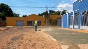 Trabalhadores da limpeza urbana de Porto Nacional relatam mal-estar no calor e pedem redução temporária da jornada