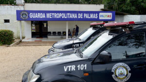 Homem é preso dentro da casa de vítima após pular muro e descumprir medida protetiva em Palmas