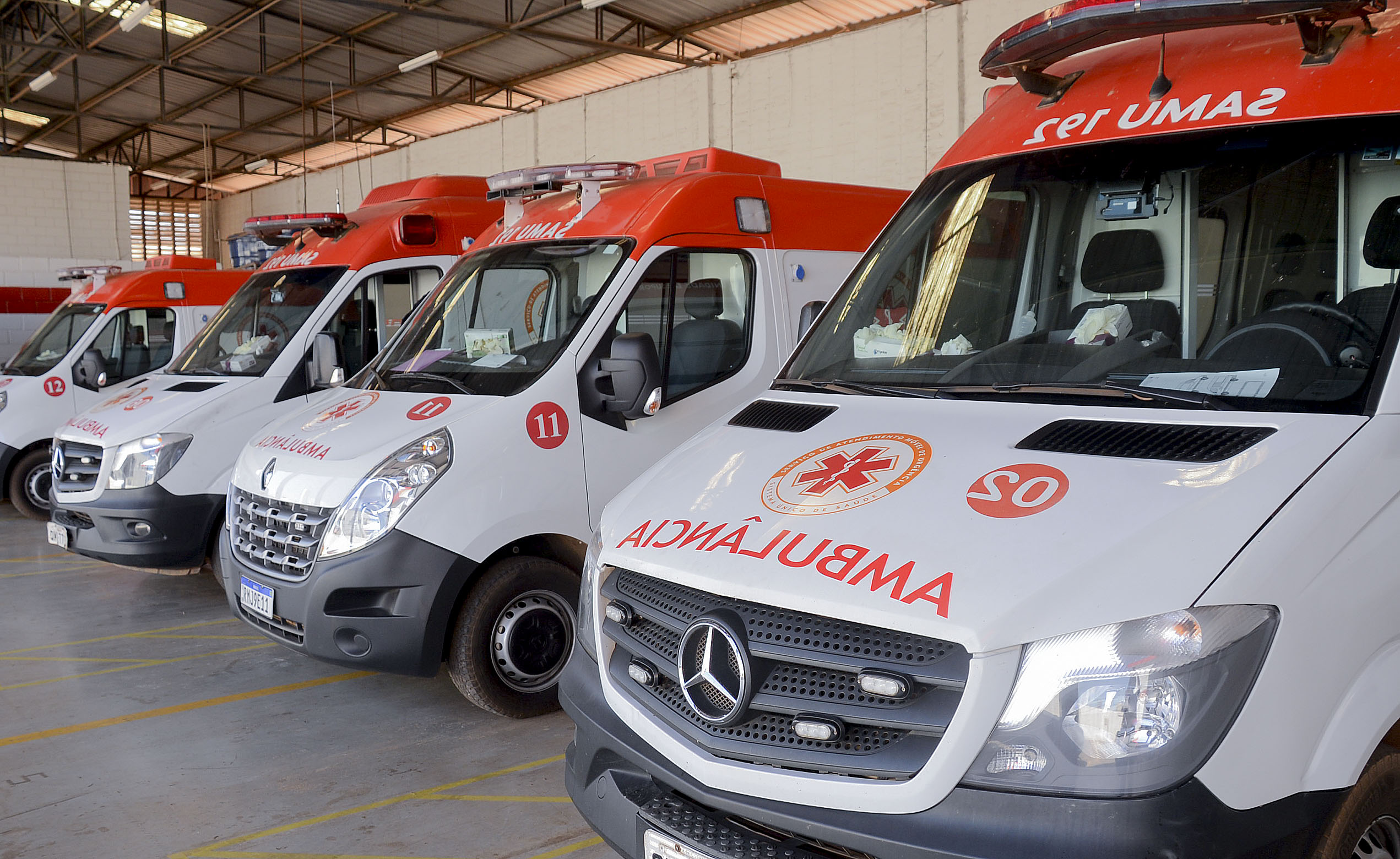 Blitz do Samu orienta motoristas em Palmas sobre como agir ao ouvir a sirene de uma ambulância